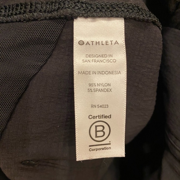 Athleta Trekkie North Bermuda Shorts - Size 2 - Picture 4 of 6